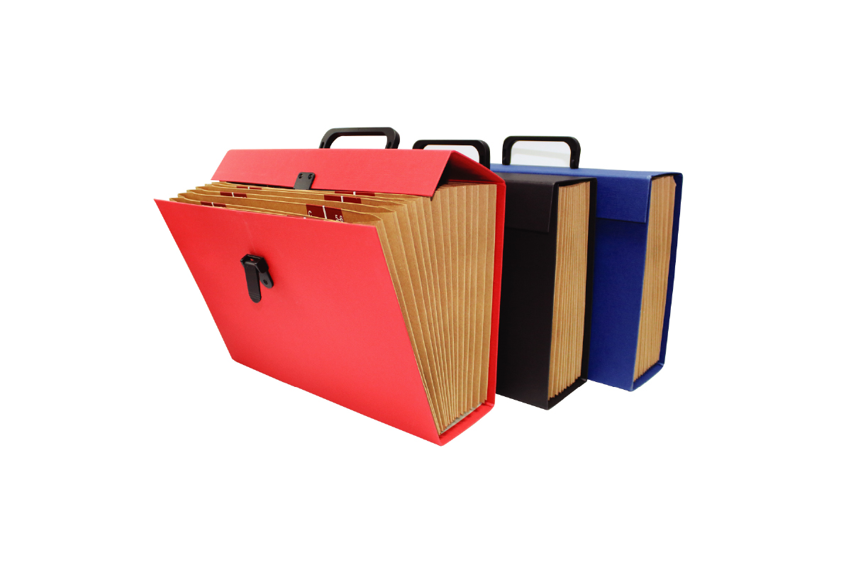 07.MALETIN FUELLE ACORDEON A Z 1 31 CARTON FORRADO EN GELTEX CON ASA Y CIERRE PVC