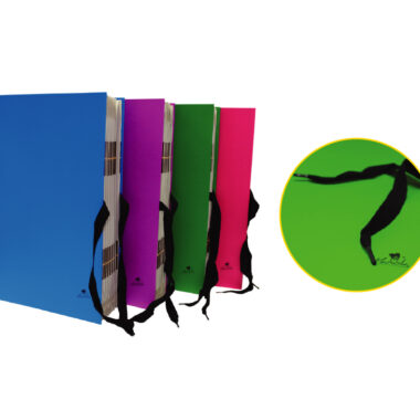 CARPETA FUELLE ACORDEÓN CARTÓN FORRADO EN PAPEL IMPRESO PLASTIFICADO MATE CIERRE CINTA